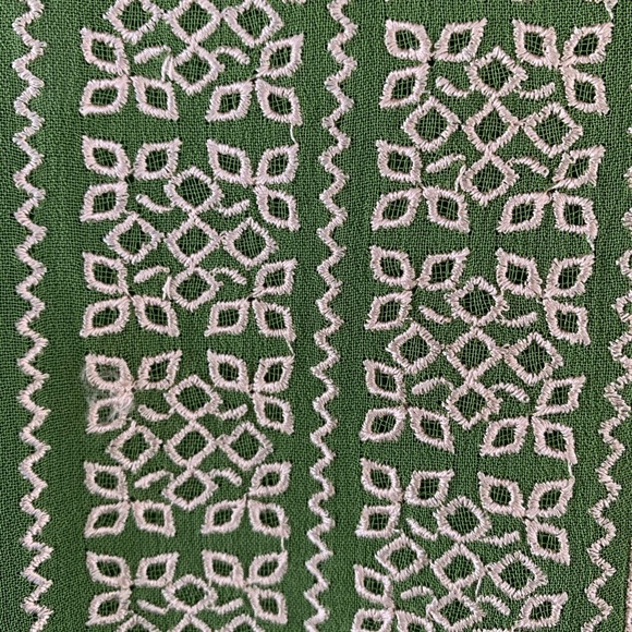 Pretty Embroidered Top - Picture 2 of 4